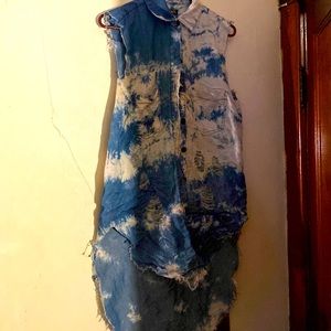 Blue jean shirt tie dye long in length short sleeve two pockets